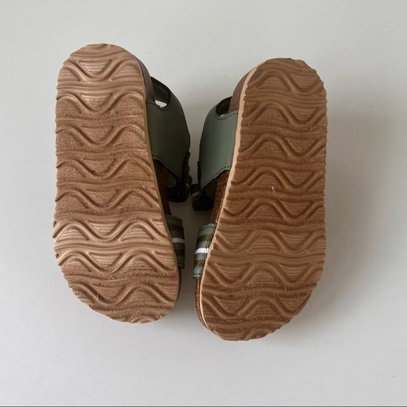 GYMBOREE Boys Striped Sandals - Safari Camp - Greenwich - Picture 3 of 7